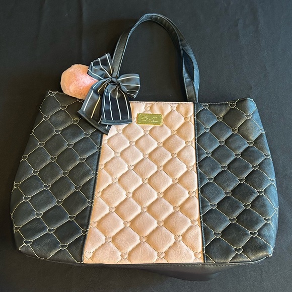 Betsey Johnson Elegant Black and Pink Quilted Tote Bag Excellent Condition - Picture 1 of 11